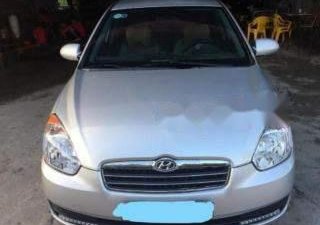 Hyundai Verna   1.4 MT   2009 - Bán xe Hyundai Verna 1.4 MT sản xuất 2009, màu bạc xe gia đình