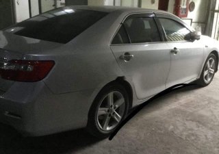 Toyota Camry 2.5Q 2014 - Bán ô tô Toyota Camry 2.5Q đời 2014, màu bạc