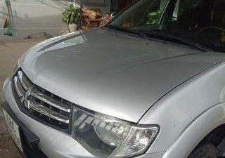 Mitsubishi Triton 2010 - Cần bán xe cũ Mitsubishi Triton đời 2010, màu bạc  