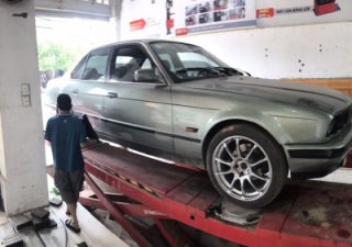 BMW 5 Series  2.5l MT  1995 - Cần bán xe cũ BMW 5 Series 2.5l MT năm sản xuất 1995, màu xám 