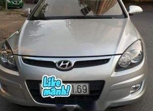 Hyundai i30   2010 - Bán xe Hyundai i30 đời 2010, màu bạc còn mới, giá chỉ 350 triệu