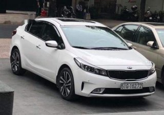 Kia Cerato 2018 - Bán xe Kia Cerato sản xuất năm 2018, màu trắng, giá 590tr