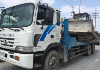 Hyundai HD 250 2004 - Cần bán xe cũ Hyundai HD 250 đời 2004, màu trắng