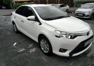 Toyota Vios  AT 2017 - Bán Toyota Vios AT năm 2017, màu trắng, còn mới, nội thất da màu be