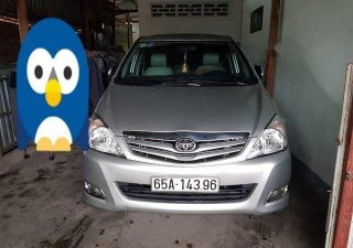 Toyota Innova 2010 - Cần bán Toyota Innova năm 2010, màu bạc xe gia đình giá cạnh tranh