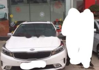 Kia K3   2018 - Bán Kia K3 đời 2018, màu trắng, 600 triệu