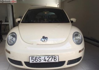 Volkswagen New Beetle 1.6 AT 2010 - Bán Volkswagen New Beetle 1.6 AT sản xuất năm 2010, màu kem (be), xe nhập, giá 600tr