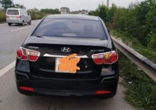 Hyundai Avante 2014 - Cần bán lại xe Hyundai Avante năm sản xuất 2014, màu đen chính chủ, giá 390tr