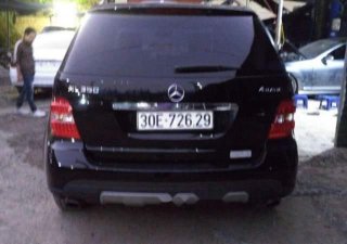Mercedes-Benz ML Class ML 350 2005 - Cần bán xe Mercedes ML 350 năm sản xuất 2005, màu đen, 690tr