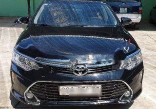Toyota Camry 2.0E  2017 - Cần bán Toyota Camry 2.0E năm 2017, màu đen, 950 triệu