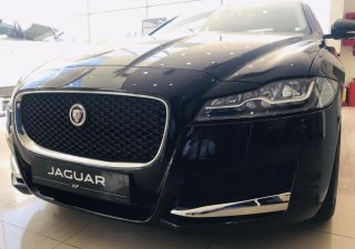 Jaguar XF 2018 - Bán xe Jaguar XF Prestige màu đen, lh 0938302233 xe 2018, giao ngay tặng bảo dưỡng, bảo hành
