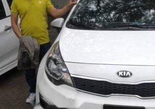 Kia Rio 2016 - Cần bán Kia Rio sản xuất năm 2016, màu trắng, nhập khẩu, giá 425tr