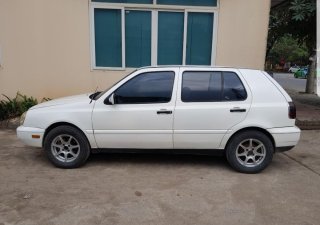 Volkswagen Golf 1997 - Bán Volkswagen Golf đời 1997, màu trắng nhập khẩu
