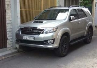 Toyota Fortuner 2016 - Bán Toyota Fortuner đời 2016, màu bạc, nhập khẩu nguyên chiếc