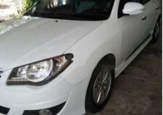 Hyundai Avante 2011 - Bán Hyundai Avante đời 2011, màu trắng xe gia đình, 330tr