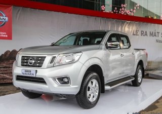 Nissan Navara EL 2018 - Cần bán Nissan Navara EL đời 2018, màu bạc, xe nhập