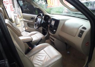 Ford Escape 3.0v6 2004 - Cần bán Ford Escape 3.0 v6 sản xuất 2004, màu đen