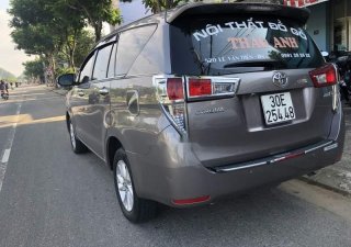 Toyota Innova 2016 - Chính chủ bán Toyota Innova năm sản xuất 2016, màu xám