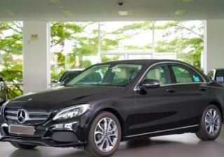 Mercedes-Benz C class C200 2018 - Cần bán Mercedes C200 sản xuất 2018, màu đen, nội thất đen, giao ngay chơi tết ở Phú Yên
