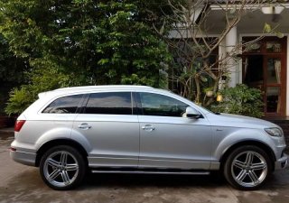 Audi Q7 2011 - Bán Audi Q7 đời 2011, màu bạc 