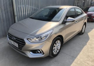 Hyundai Acent 1.4MT 2018 - Bán Accent 1.4MT bản gia đình 2018, màu vàng cát, siêu lướt, giá TL, hỗ trợ góp