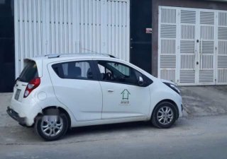 Chevrolet Spark   2015 - Cần bán gấp Chevrolet Spark năm 2015, màu trắng