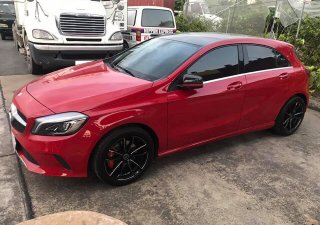 Mercedes-Benz A class A200 2017 - Cần bán gấp Mercedes A200 đời 2017 số tự động, xe màu đỏ đô