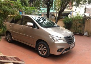 Toyota Innova 2015 - Cần bán lại xe Toyota Innova sản xuất 2015 số tự động, giá tốt