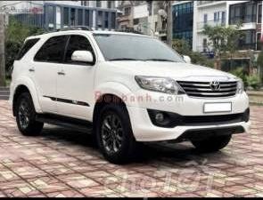 Toyota Fortuner 2016 - Cần bán Toyota Fortuner đời 2016, màu trắng chính chủ, giá tốt