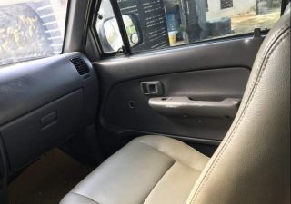 Toyota Hilux 2005 - Bán xe Toyota Hilux năm 2005, màu trắng, nhập khẩu