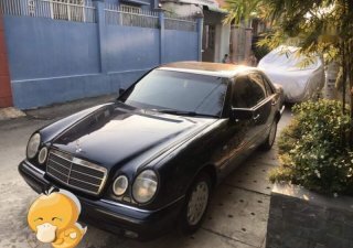 Mercedes-Benz E class E230 1996 - Bán Mercedes E230 đời 1996, màu đen chính chủ