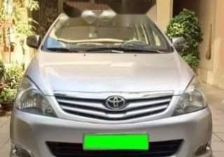 Toyota Innova   G   2012 - Cần bán lại xe Toyota Innova G đời 2012, màu bạc chính chủ