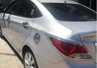 Hyundai Accent 2012 - Bán ô tô Hyundai Accent năm 2012, màu bạc xe gia đình
