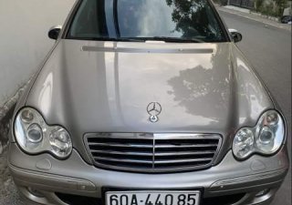 Mercedes-Benz C class C240 Avantgarde 2005 - Gia đình bán Mercedes C240 Avantgarde 2005, màu xám, xe nhập