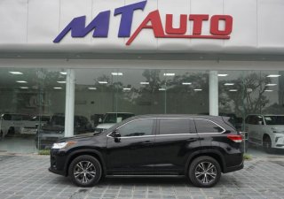 Toyota Highlander LE 2017 - Bán Toyota Highlander sản xuất 2017, màu đen, nội thất xanh lam đặt biệt hiếm