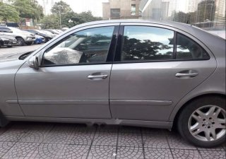 Mercedes-Benz E class   2006 - Bán ô tô Mercedes năm sản xuất 2006, màu xám, xe còn rất mới