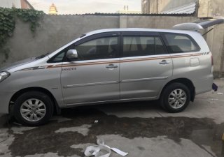 Toyota Innova 2009 - Cần bán xe Toyota Innova sản xuất năm 2009, màu bạc, 350 triệu