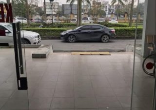 Toyota Corolla altis 2018 - Cần bán lại xe Toyota Corolla Altis đời 2018, màu đen giá cạnh tranh