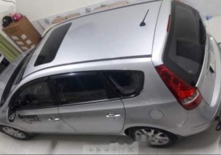 Hyundai i30 2009 - Bán Hyundai i30 năm sản xuất 2009, màu bạc xe gia đình, giá tốt