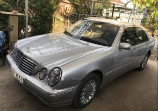 Mercedes-Benz E class  E240 2001 - Bán Mercedes E240 2001, màu bạc, nhập khẩu 