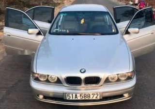 BMW 5 Series 525i 2002 - Bán BMW 5 Series 525i đời 2002, màu bạc, máy êm ru
