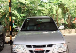 Isuzu Hi lander AT 2010 - Bán Isuzu Hi lander 2010 tự động, dầu, màu bạc đi kỹ