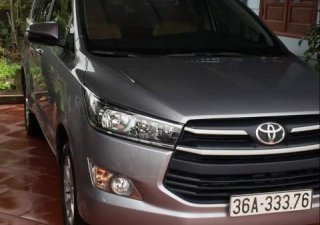 Toyota Innova 2018 - Cần bán lại xe Toyota Innova năm sản xuất 2018, màu xám, giá tốt