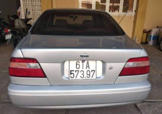 Nissan Bluebird 1995 - Cần bán xe Nissan Bluebird đời 1995, màu bạc, nhập khẩu, 135 triệu