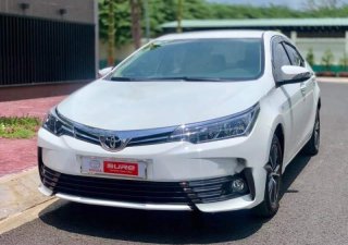 Toyota Corolla altis 2017 - Cần bán xe Toyota Corolla altis năm 2017, màu trắng