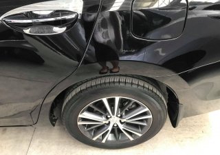Toyota Corolla altis 1.8G 2017 - Bán Altis 1.8G số tự động, xe gia đình 2017, màu đen, sang chảnh