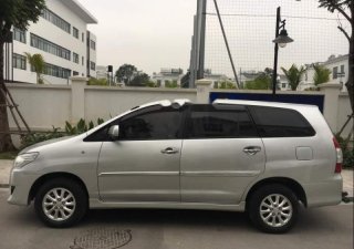 Toyota Innova 2013 - Bán Toyota Innova đời 2013, màu bạc số tự động, giá chỉ 475 triệu