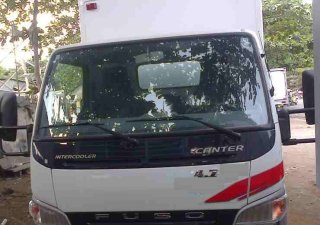 Genesis 4.7  2017 - Fuso Canter 4.7-2T đời 2017, kín composite màu trắng giá rẻ