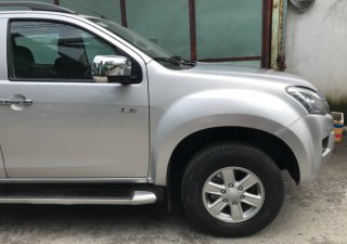 Isuzu Dmax 2015 - Gia đình cần bán xe Dmax 2015, số sàn, máy dầu, màu bạc