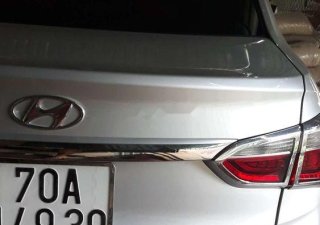 Hyundai Grand i10   2018 - Bán Hyundai Grand i10 sản xuất năm 2018, màu bạc, 340 triệu